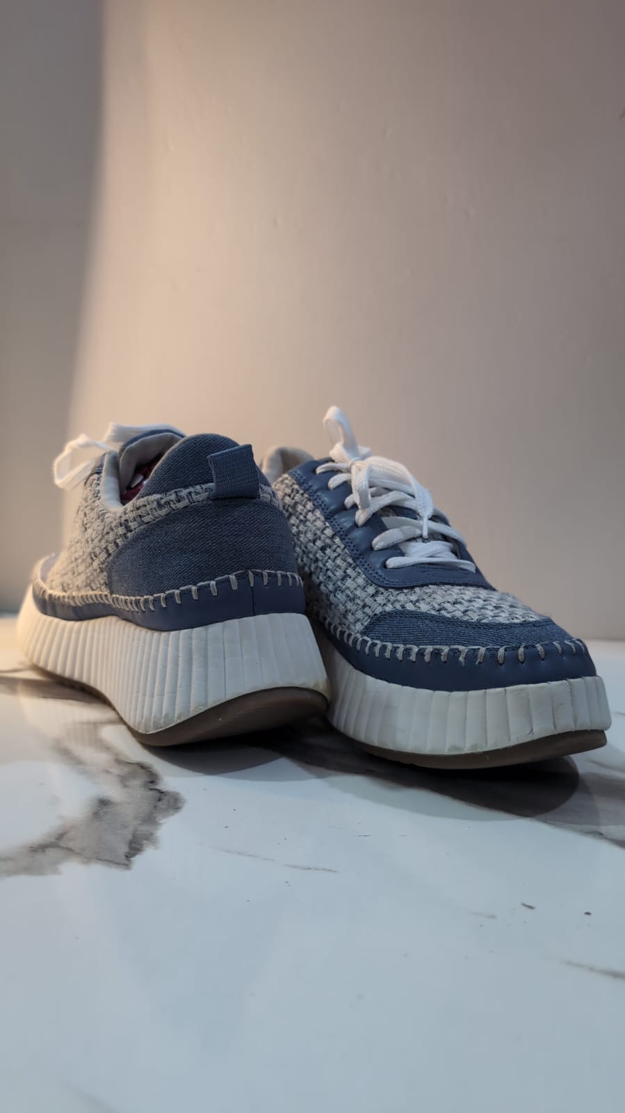 Universal Thread - blue white