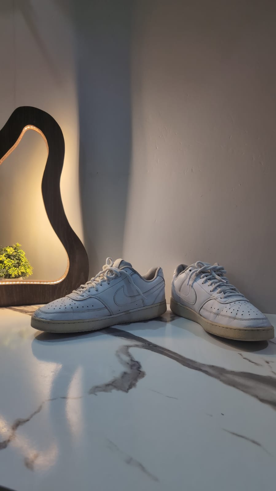 Original NIke air sneakers white image 2