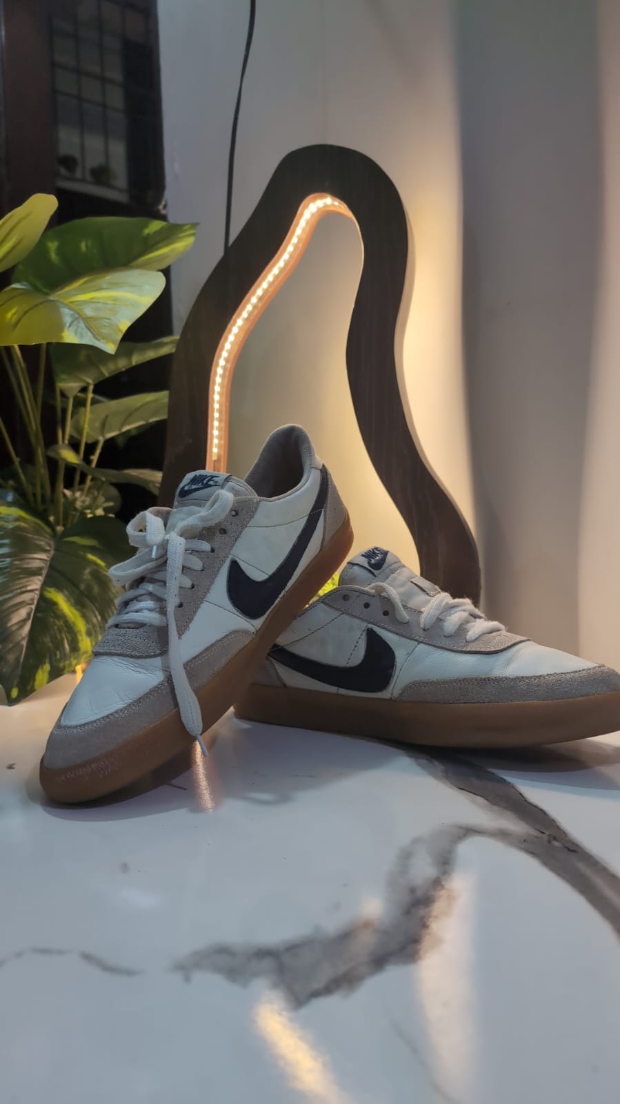 Original NIke air sneakers white image 2