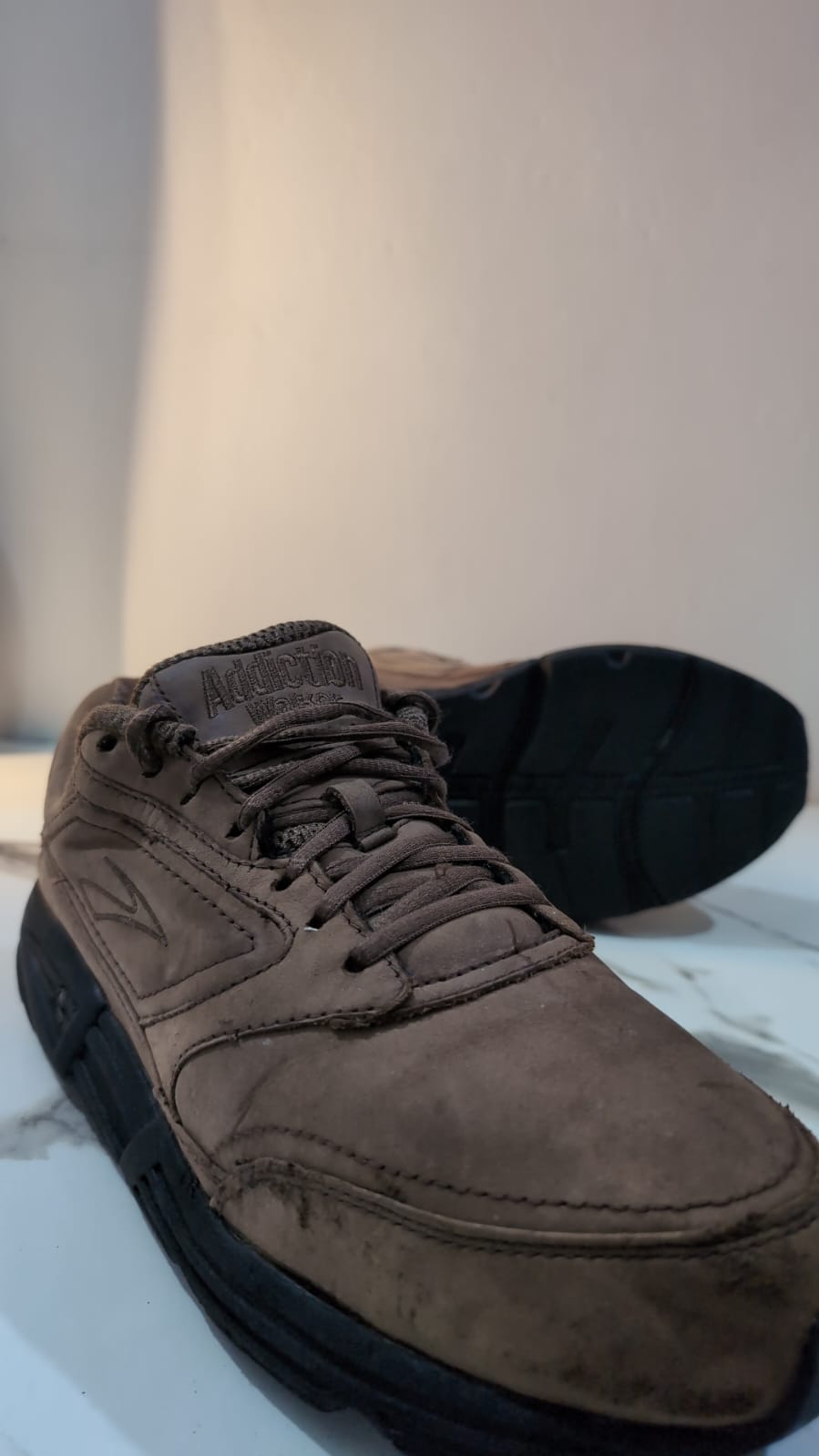Brooks Addiction Walker - brown