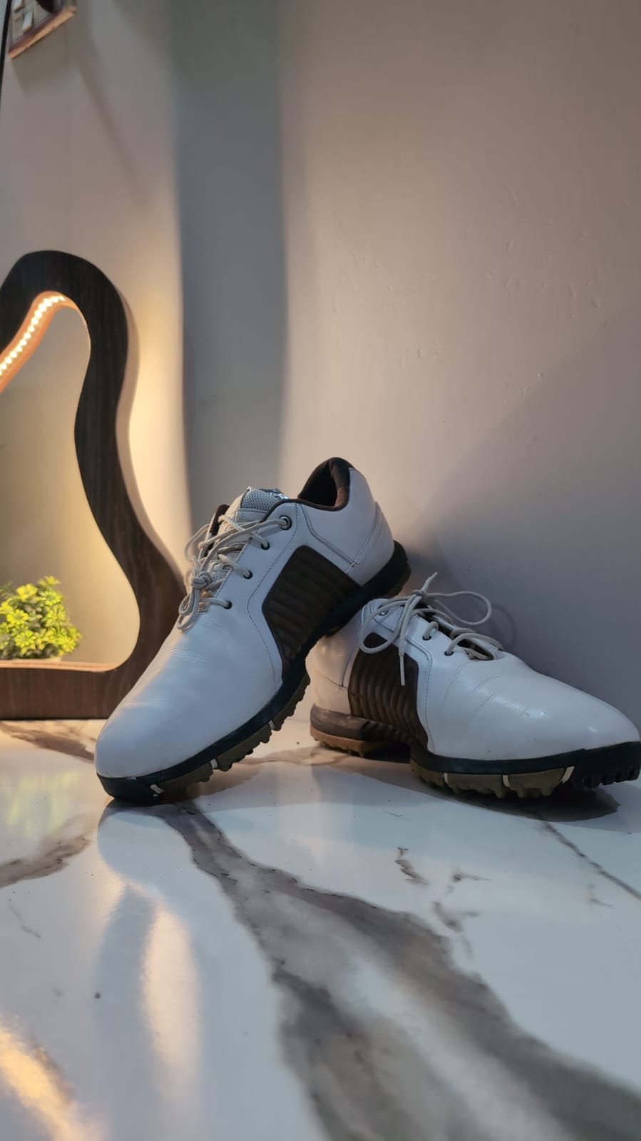 Pre-Loved Nike White & Brown Golf Shoes image 3