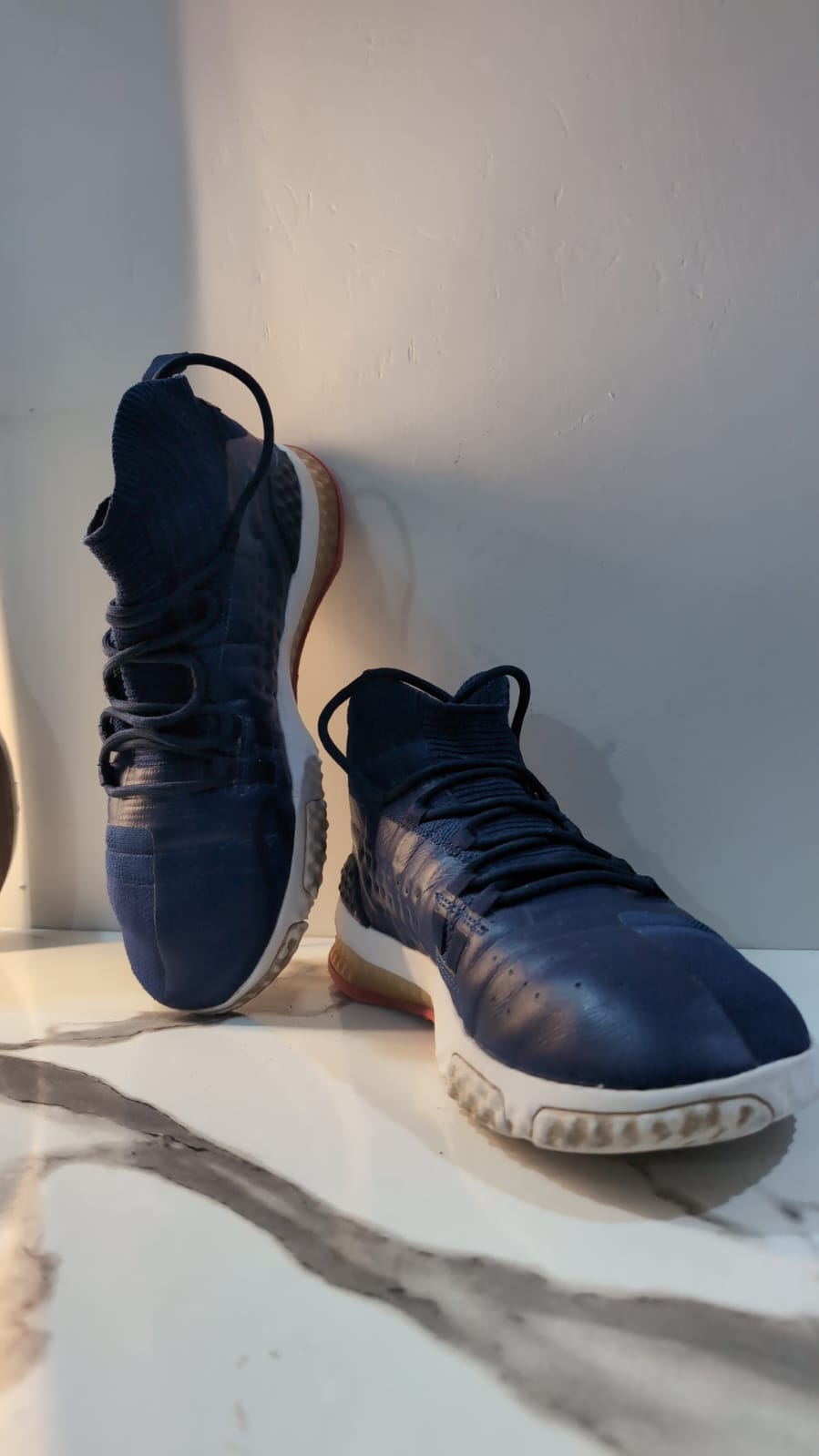 Under Armour Original Shoes Pre-Loved Bull image 3