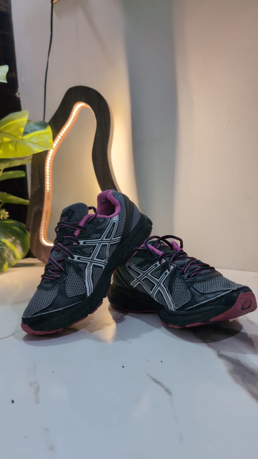 Pre-Loved ASICS Grey & Black Running Shoes image 3