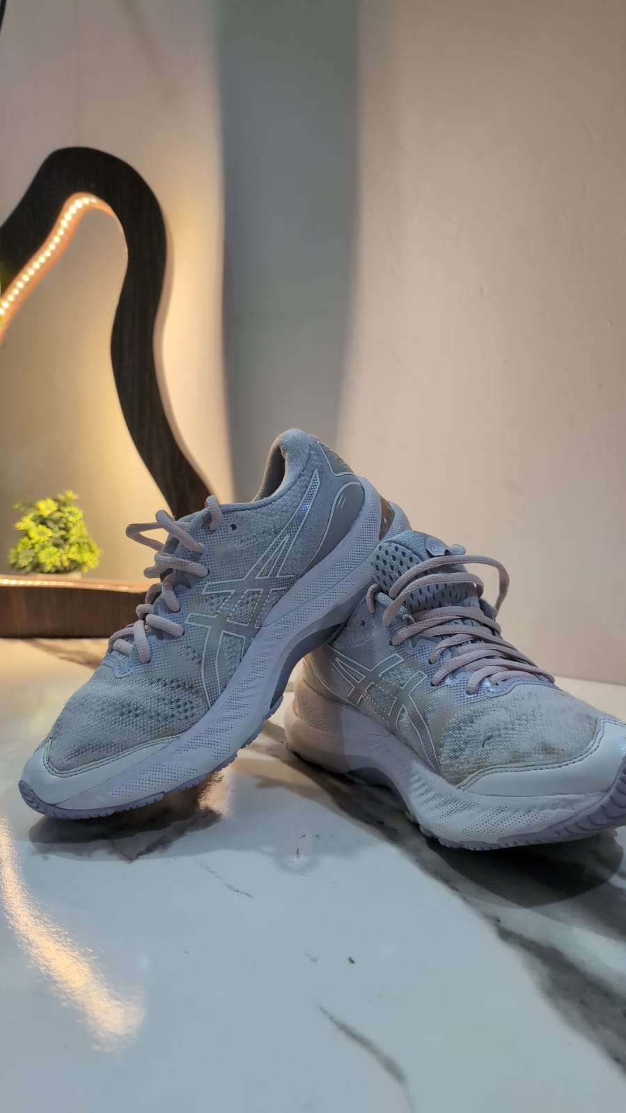 ASIC White N Pink In Good Condition image 3