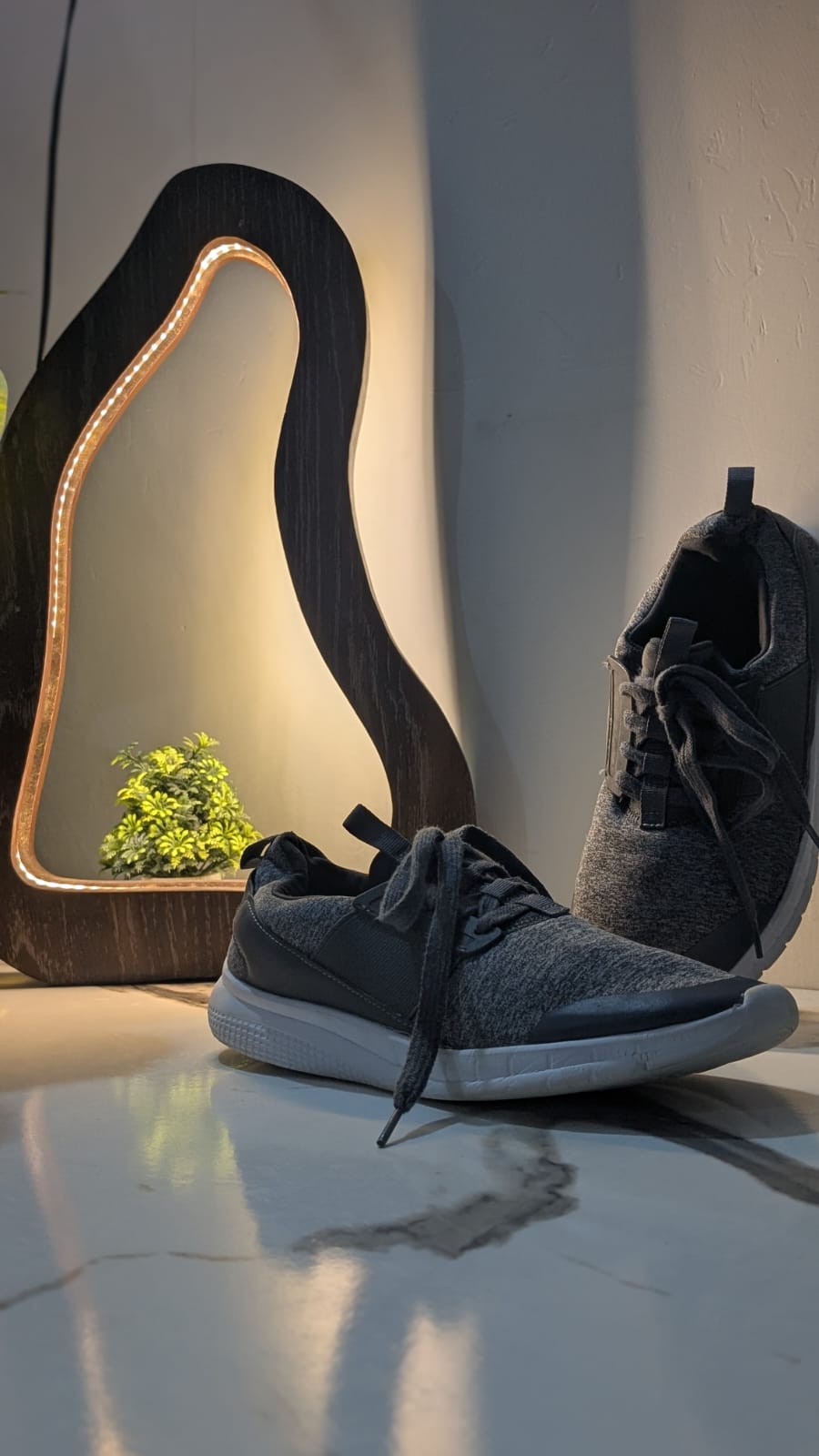 US 40 Sketchers Grey