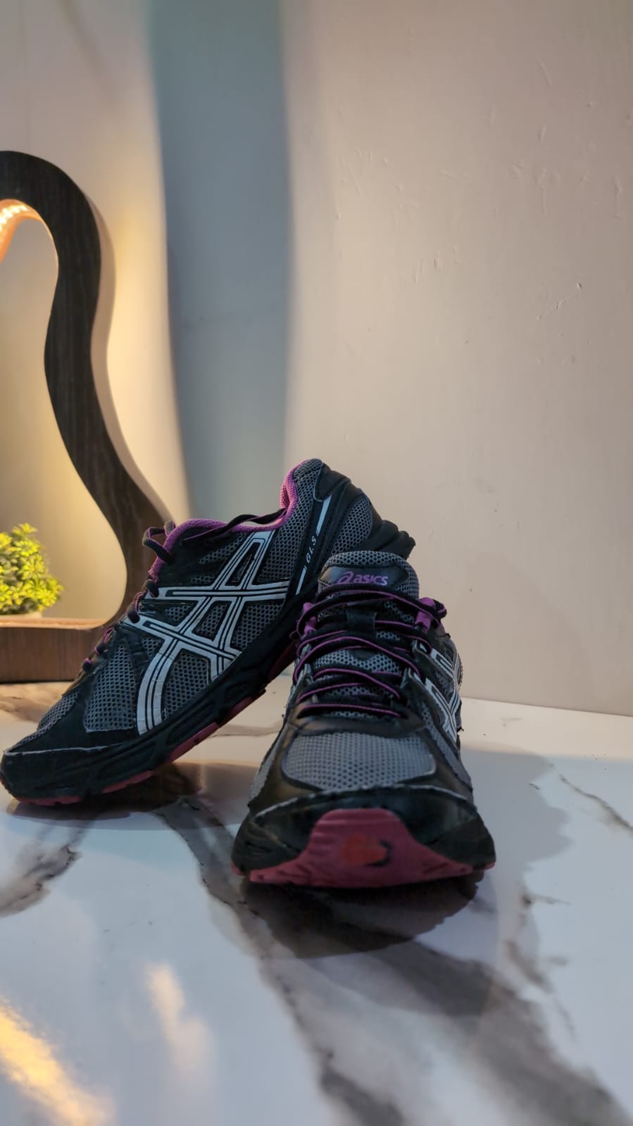 Pre-Loved ASICS Grey & Black Running Shoes image 2